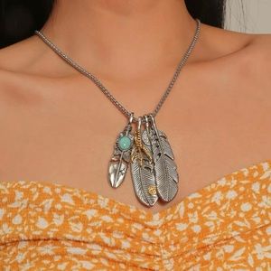 Emery Rose Feather Pendant Necklace